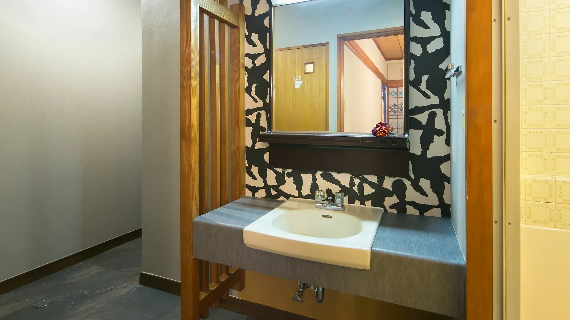 Ikidane House Asakusa Hatago Tokyo 2*,  Giappone